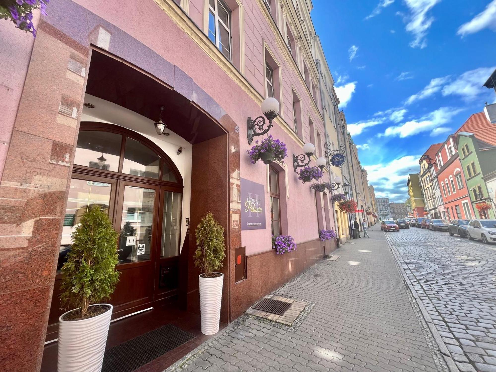 Great Polonia Swidnica City Center Exteriör bild